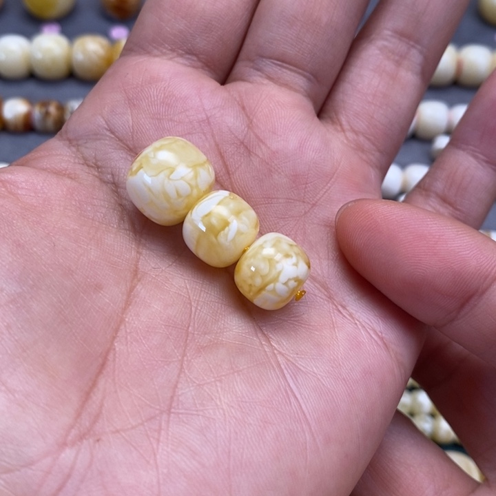 未镶嵌蜜蜡裸石老型