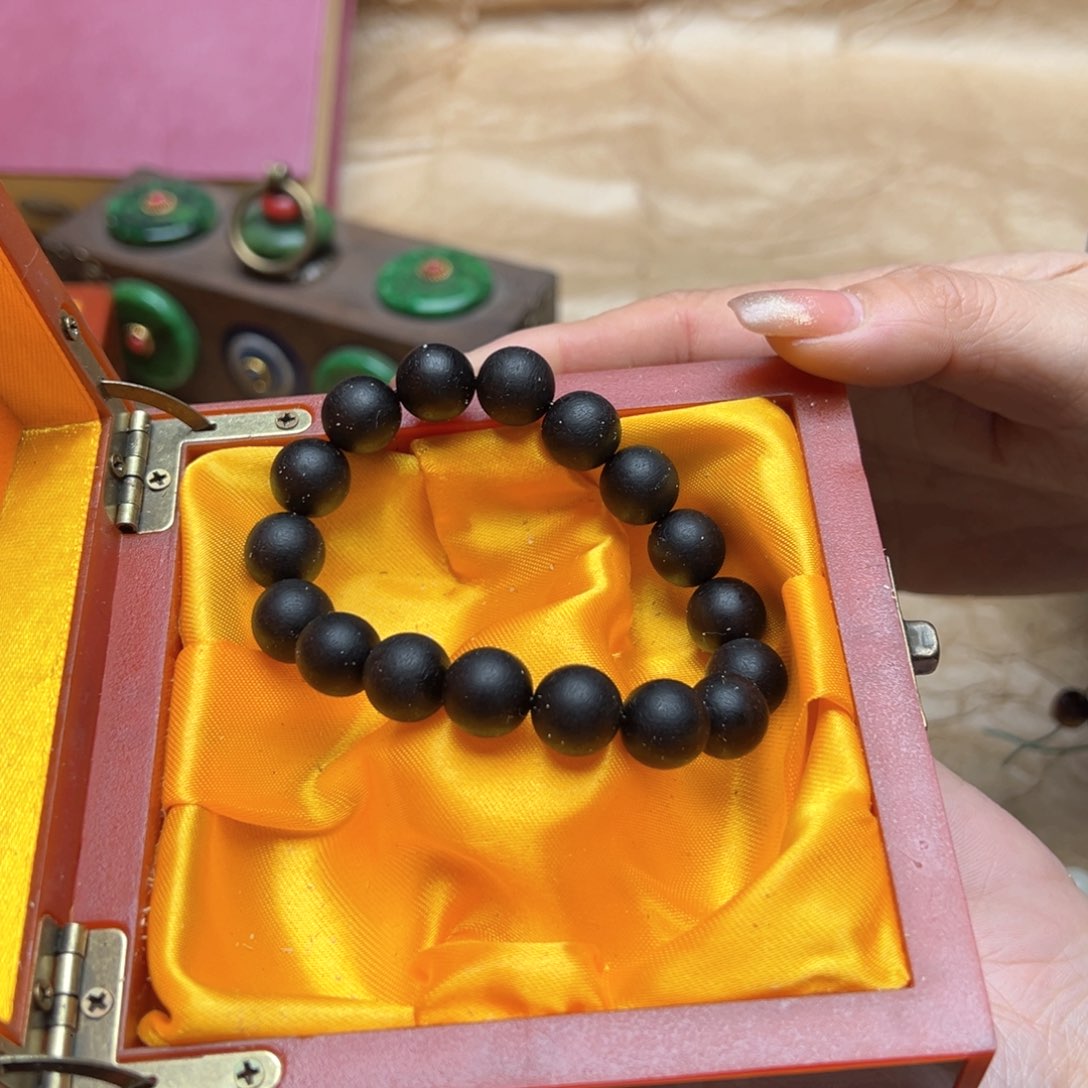 大叶紫檀（黑酸枝木类）