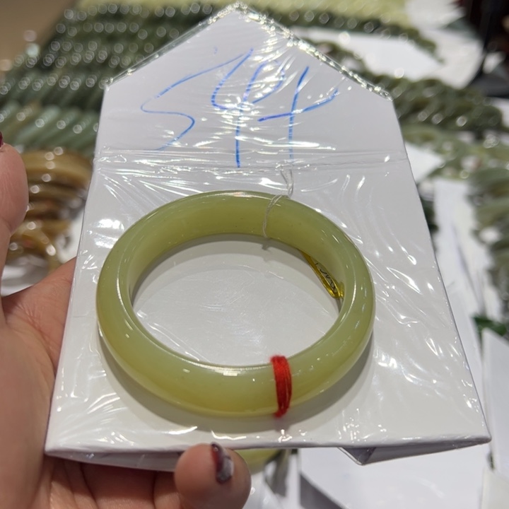 和田玉（糖玉）手镯未镶嵌可**爱