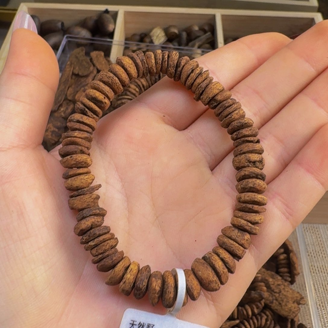 沉香吊坠越南惠安红土单圈