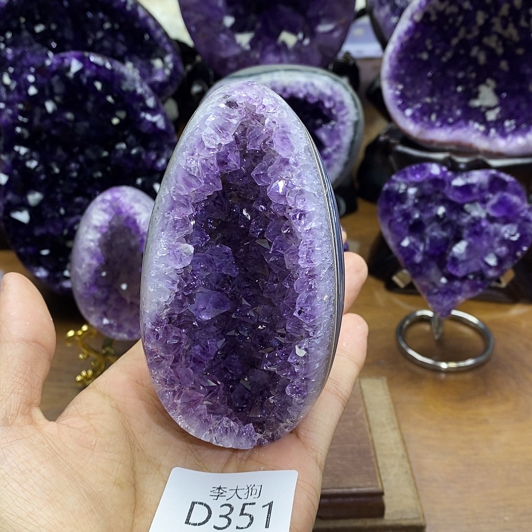 紫晶未镶嵌大型摆件（非配饰）