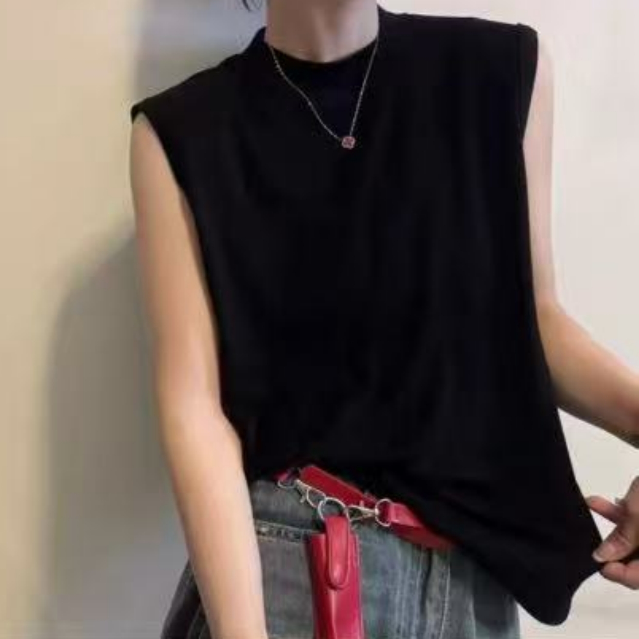 Manmi  简约百搭半高领磨毛无袖打底衫  86028