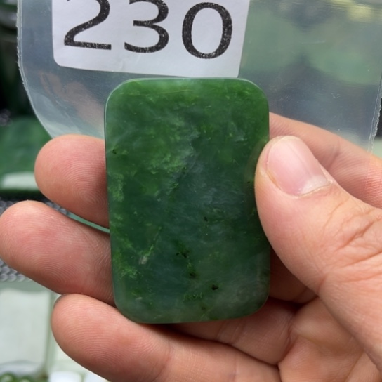 和田玉未镶嵌珠宝半成品