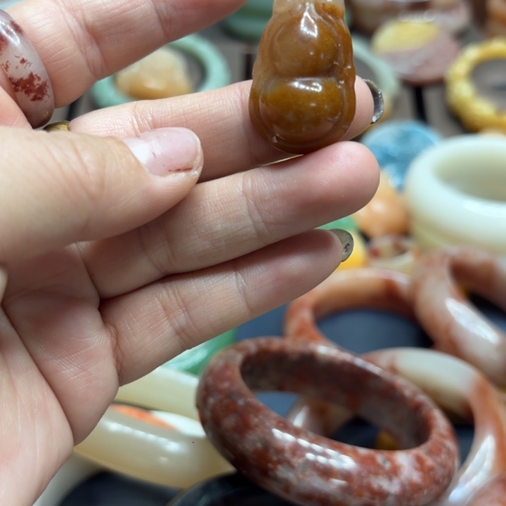 石英岩玉合金颈饰