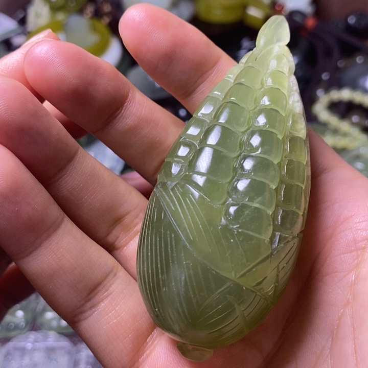 岫玉岫玉颈饰未镶嵌