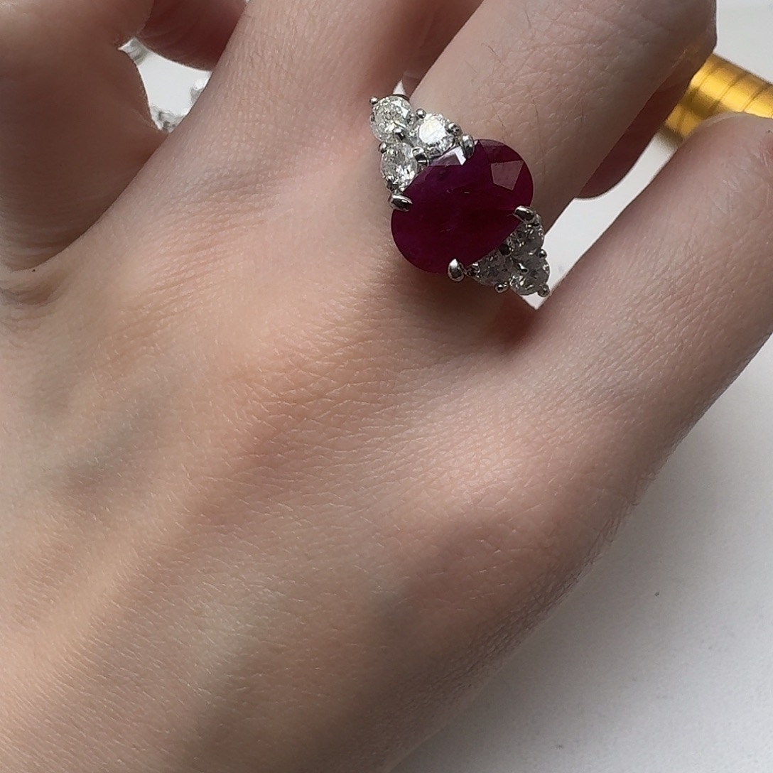 戒指红宝石未镶嵌