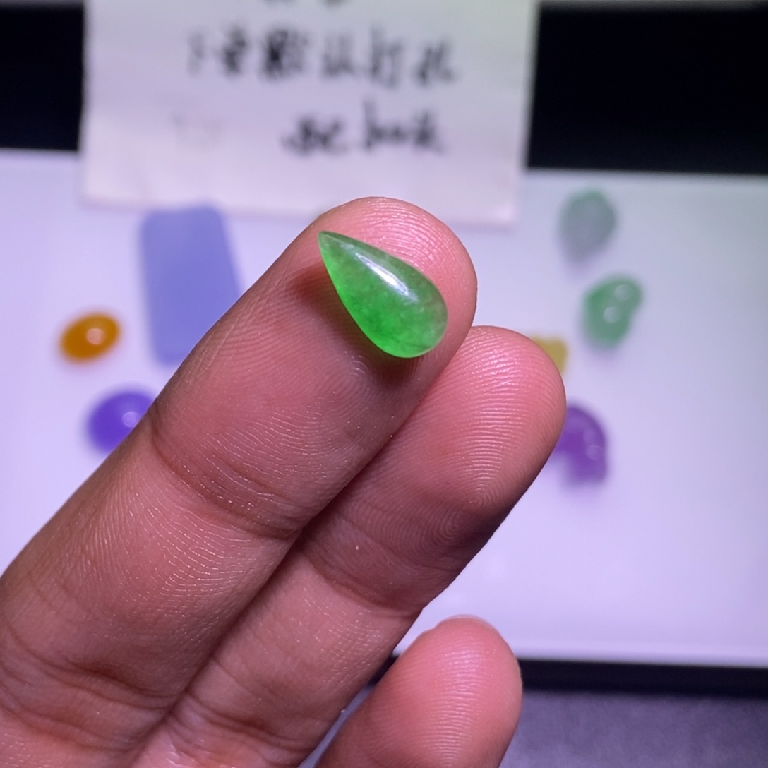 翡翠未镶嵌颈饰吊坠