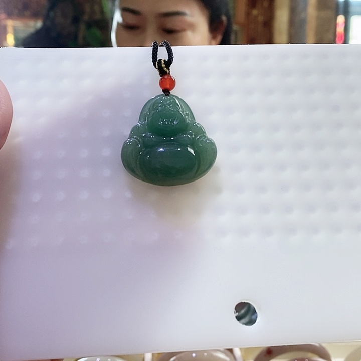 密玉（石英质玉）颈饰未镶嵌