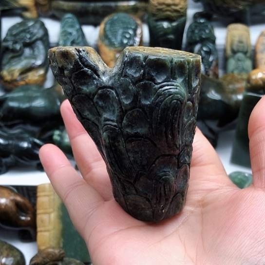 岫岩河磨玉（透闪石质玉）把件未镶嵌