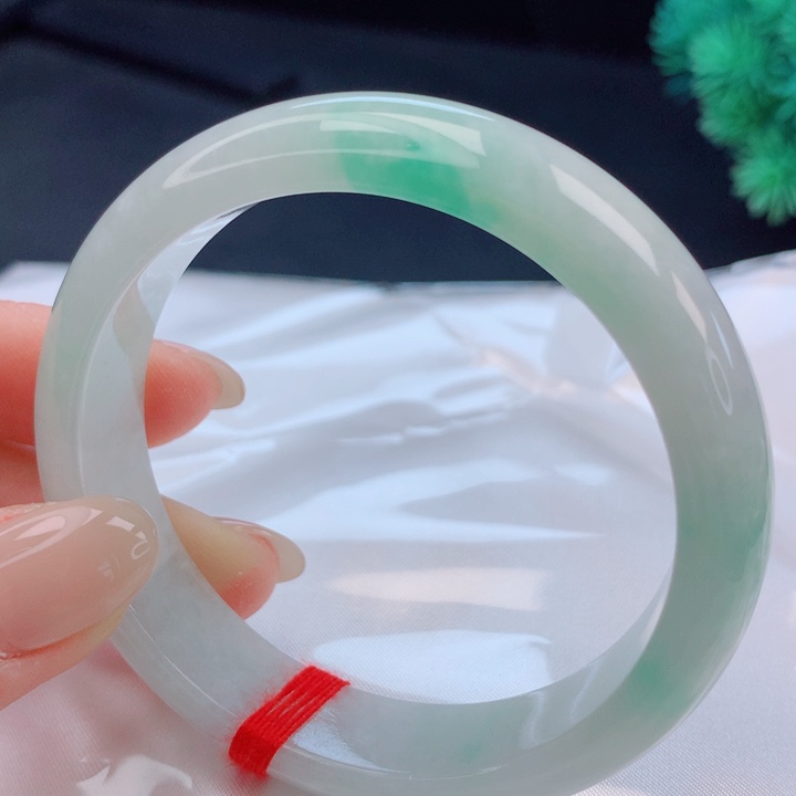 翡翠未镶嵌手镯56。57