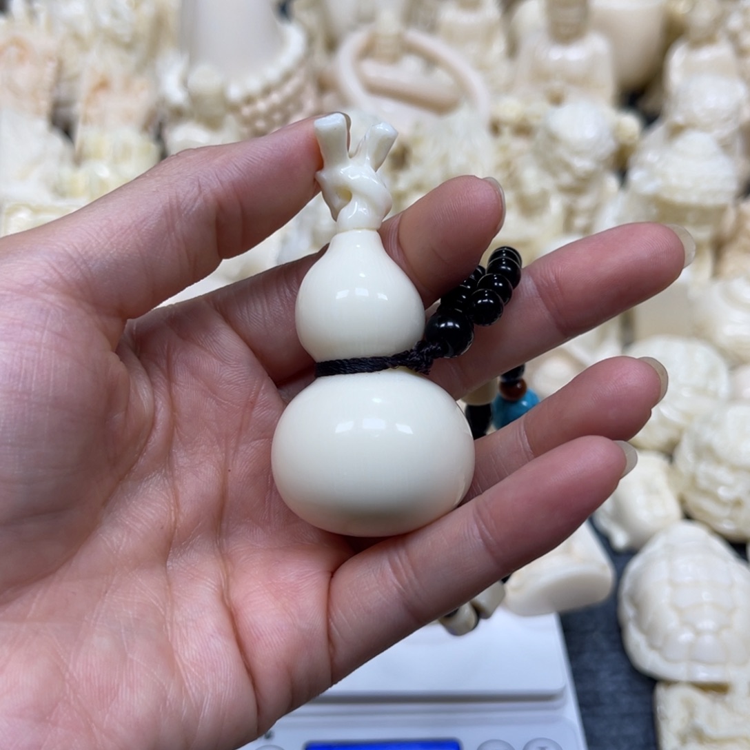 红***火把件猛犸象牙素葫芦