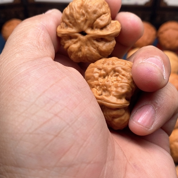 文玩核桃把件自*渡