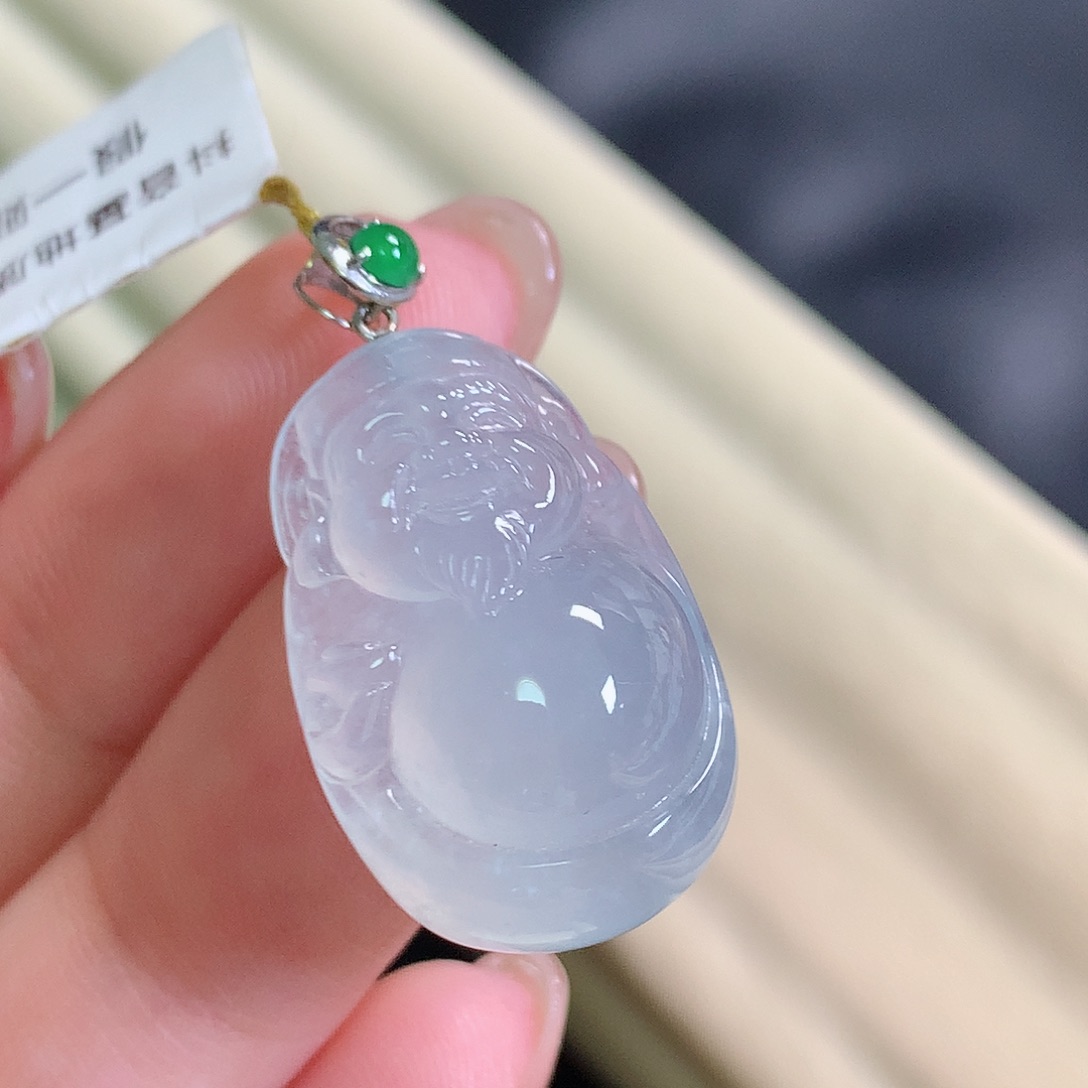 翡翠18K金镶嵌颈饰财神