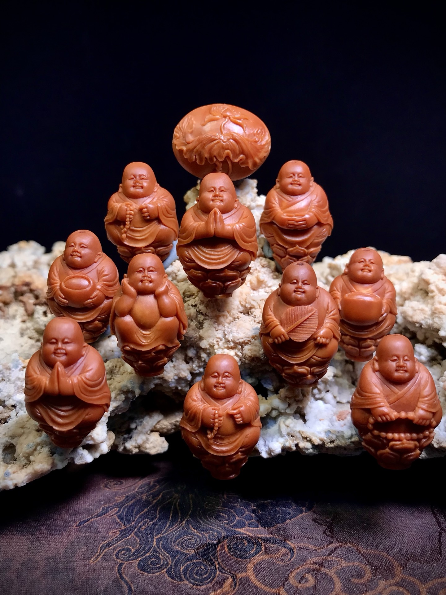 常态核雕【孙小娟】【莲花开心小弥勒】1.6×2.6苏工纯刀铲JY509054
