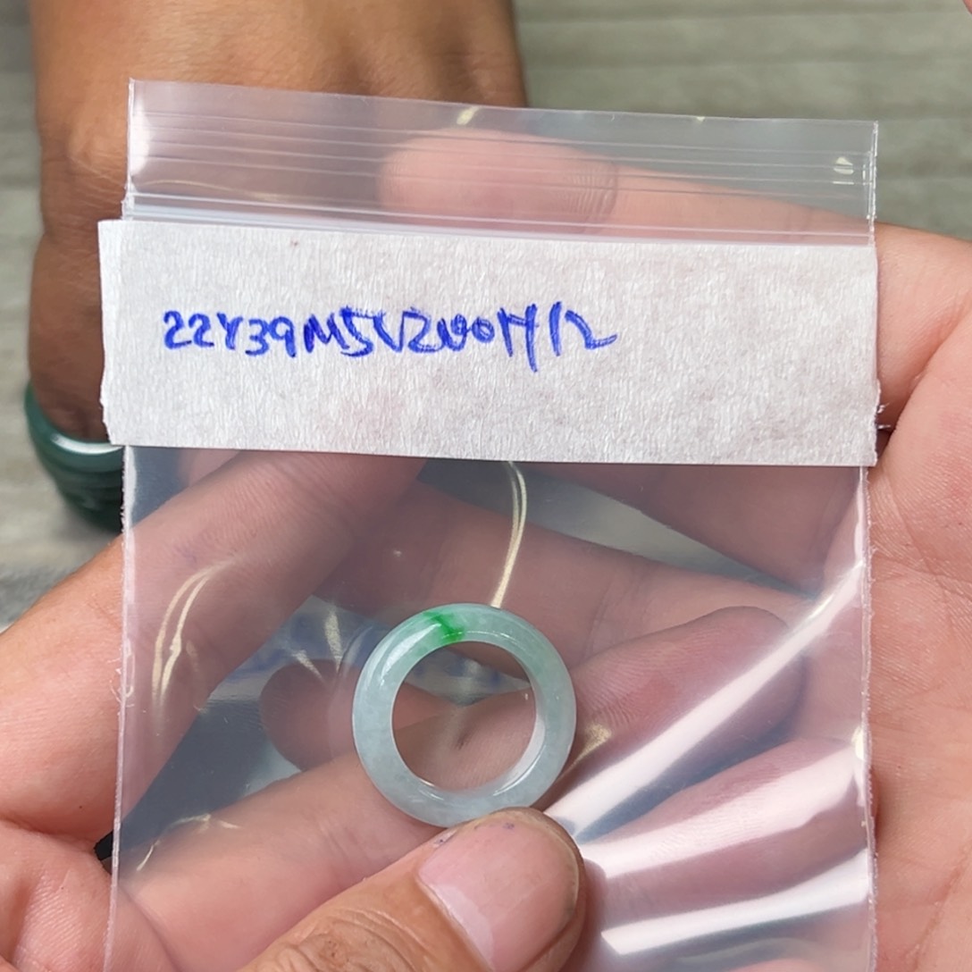 定制翡翠未镶嵌b****z戒