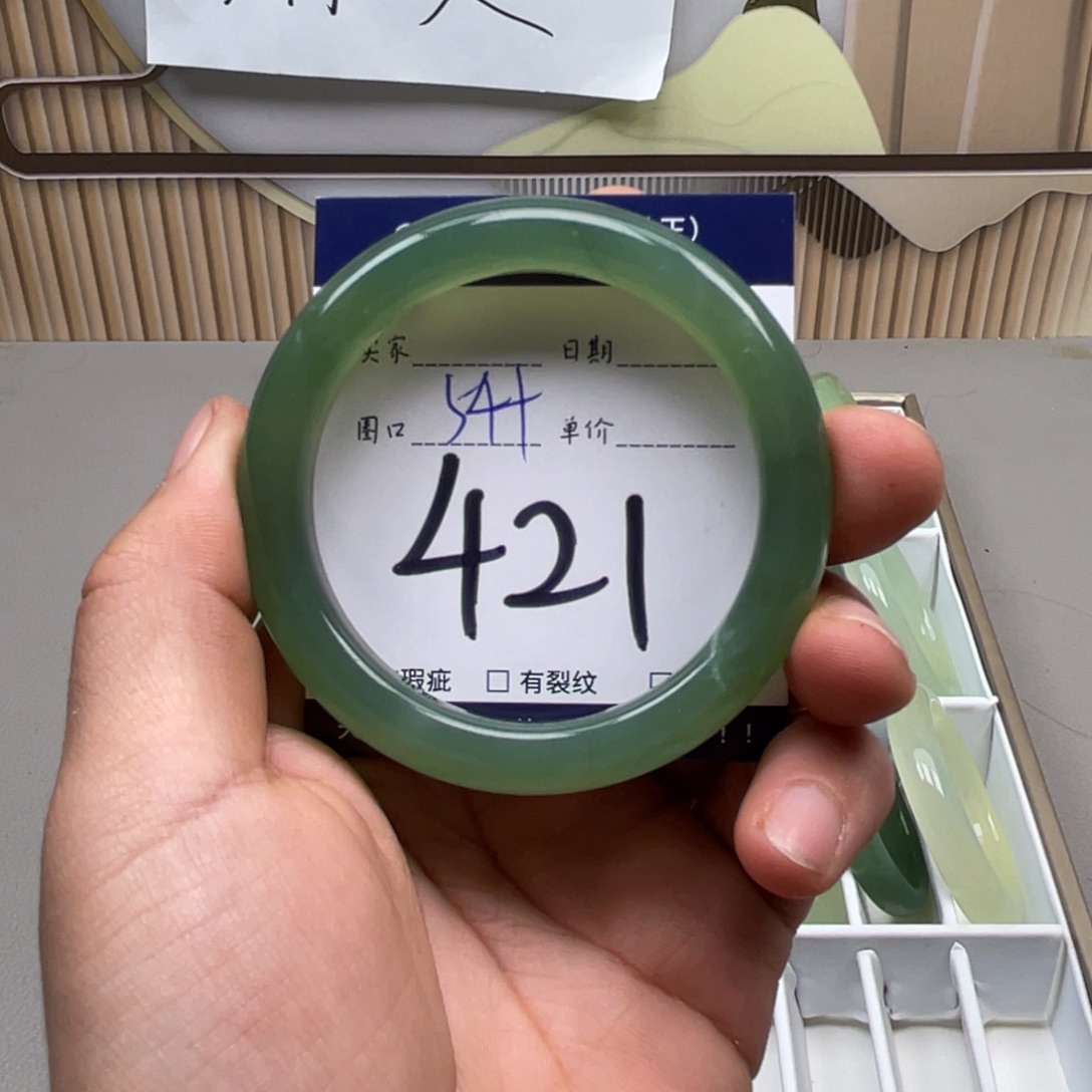 岫玉手镯手镯未镶嵌