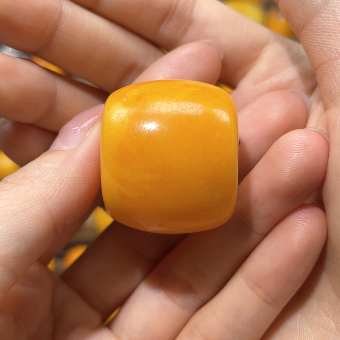 【闪购商品】琥珀裸石未镶嵌墩子
