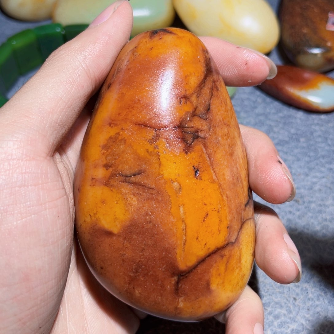 和田玉未镶嵌珠宝奇石