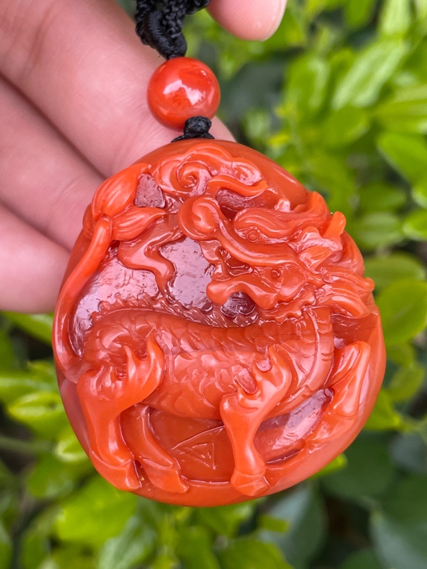 精品南红玛瑙麒麟吊坠颜色红润满肉柿子红精工雕刻尺寸38x41x18mm