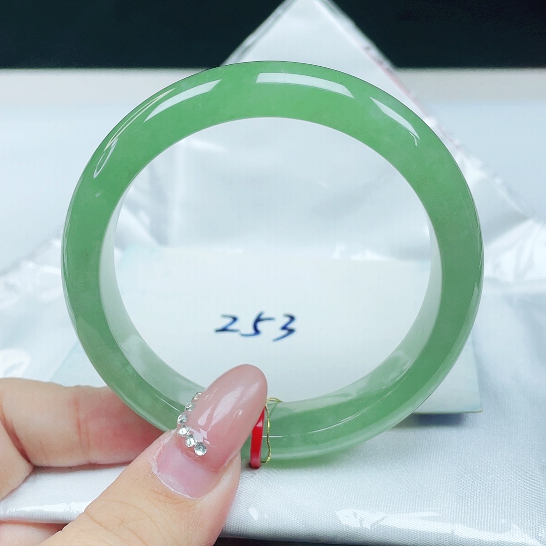 翡翠未镶嵌手镯 正圈56+