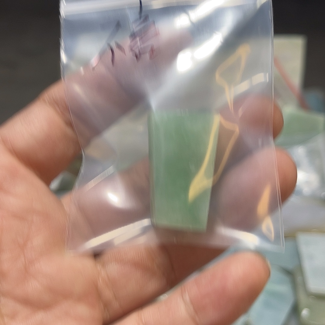 未镶嵌挂件翡翠不****翡翠