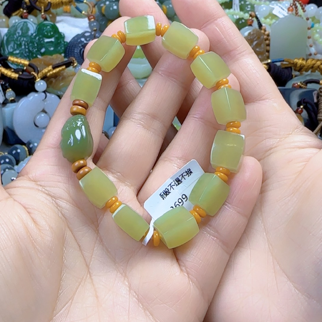 z***m和田玉未镶嵌颈饰