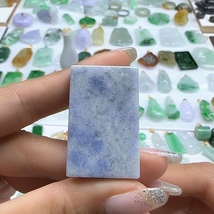 翡翠颈饰未镶嵌无事牌