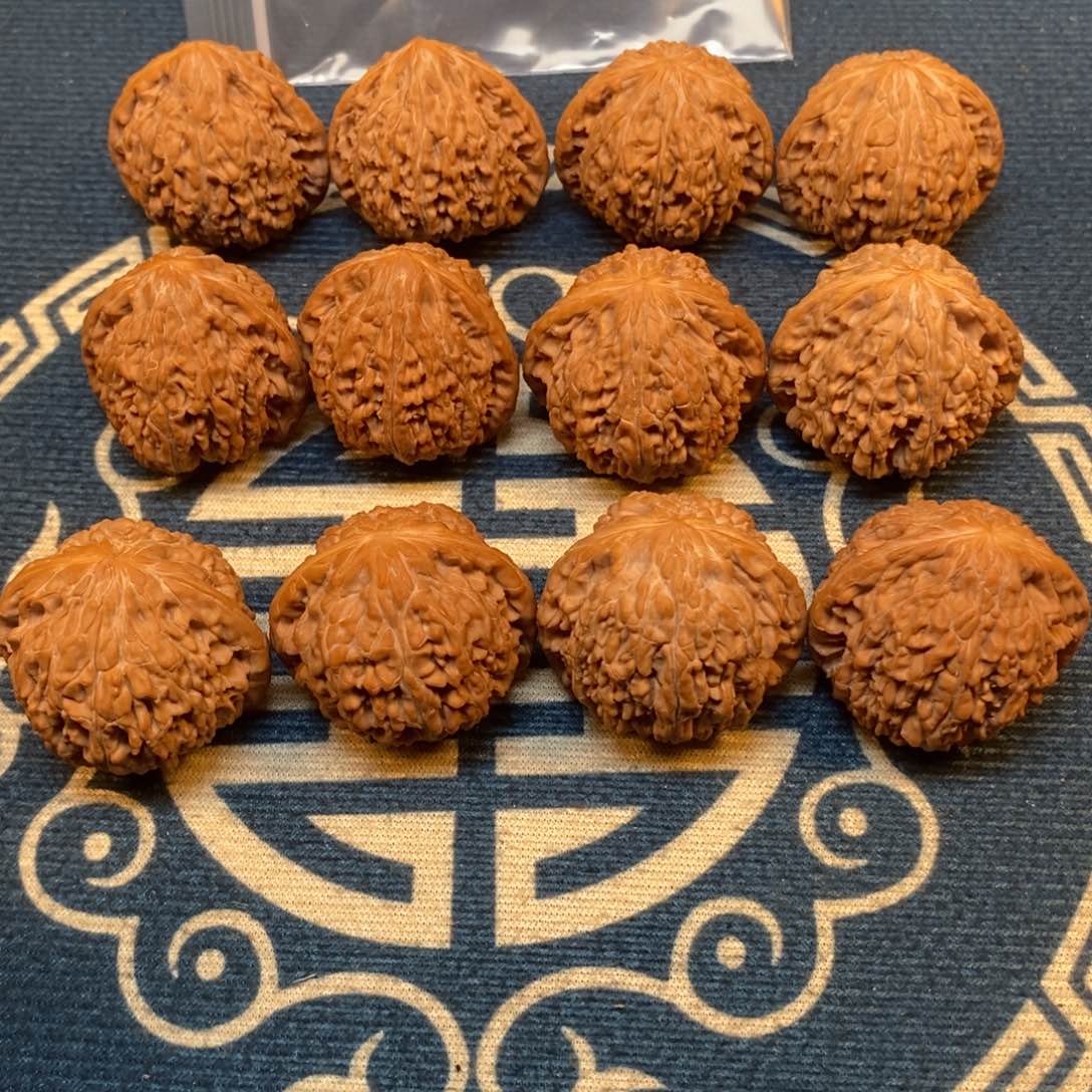 S***e文玩核桃吊坠新品种三对