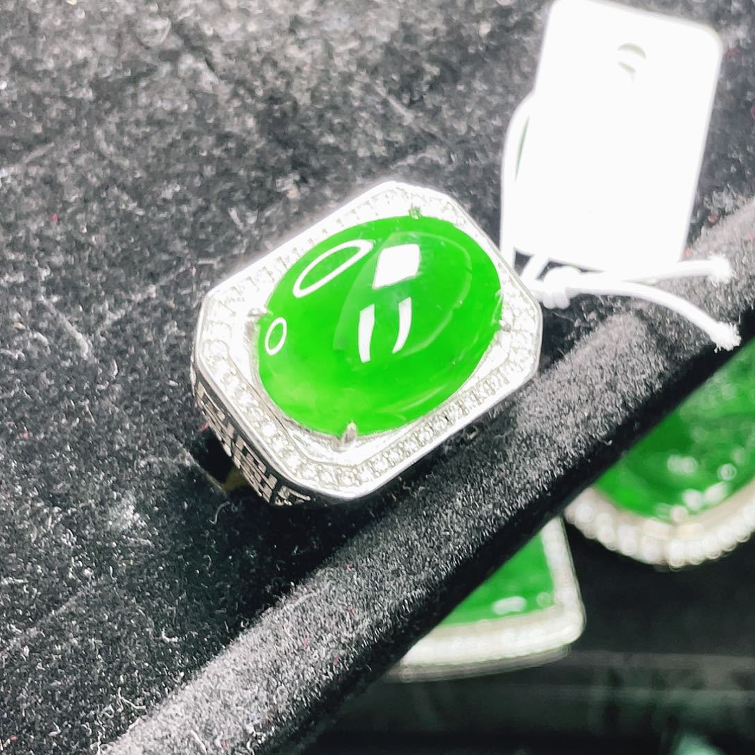 翡翠未镶嵌颈饰16