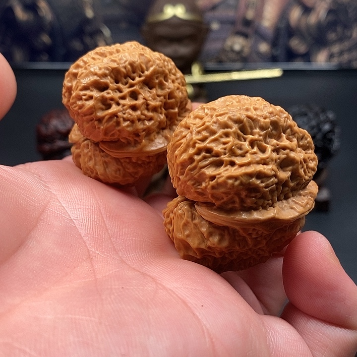 文玩核桃把件蝴蝶蝉