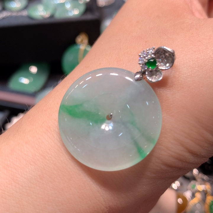 【闪购商品】翡翠18K金镶嵌颈饰翡翠