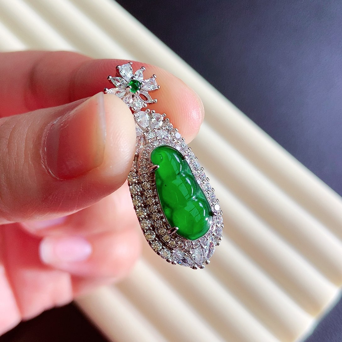 【闪购商品】翡翠颈饰未镶嵌天然