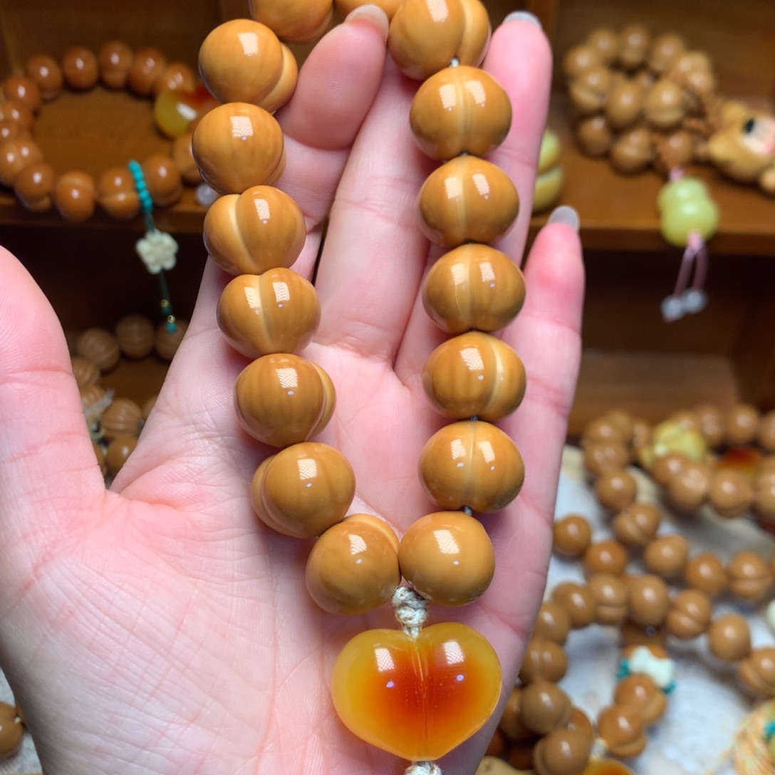 把件猴头核桃16高定屁桃手持爱心