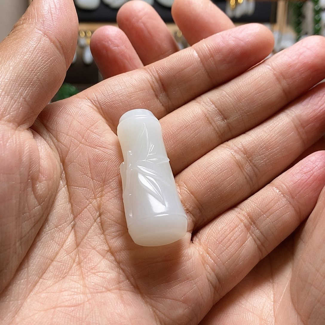 和田玉挂件未镶嵌不****事