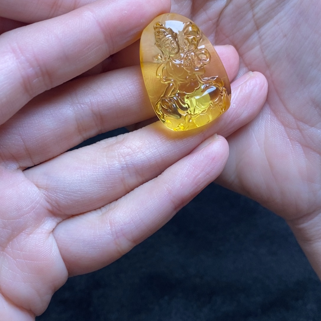 琥珀未镶嵌珠宝奇石