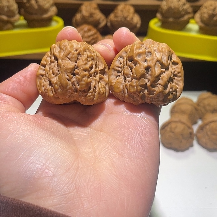 文玩核桃吊坠草**子蛤蟆头38尖微修