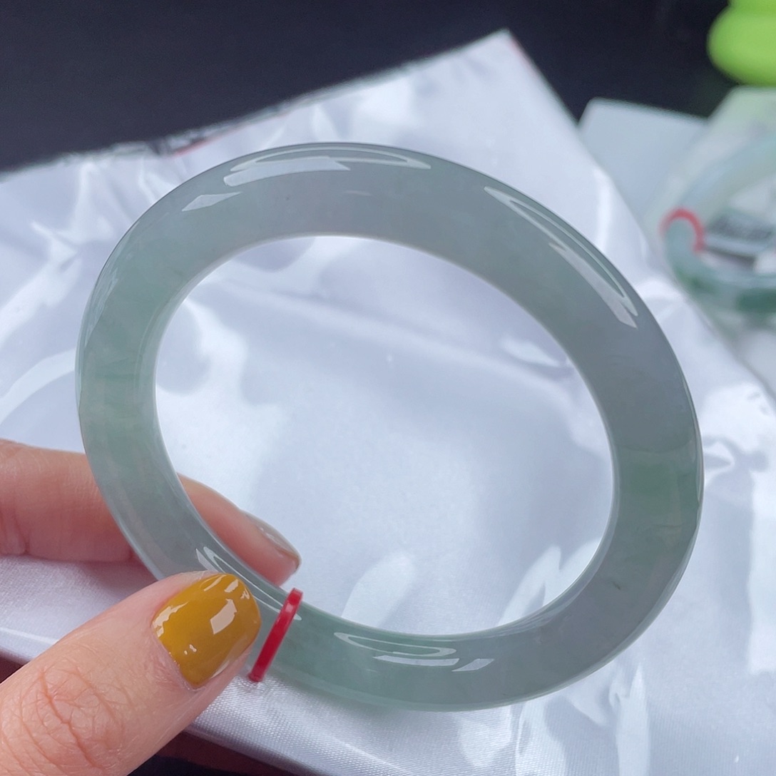 翡翠手镯未镶嵌57圈