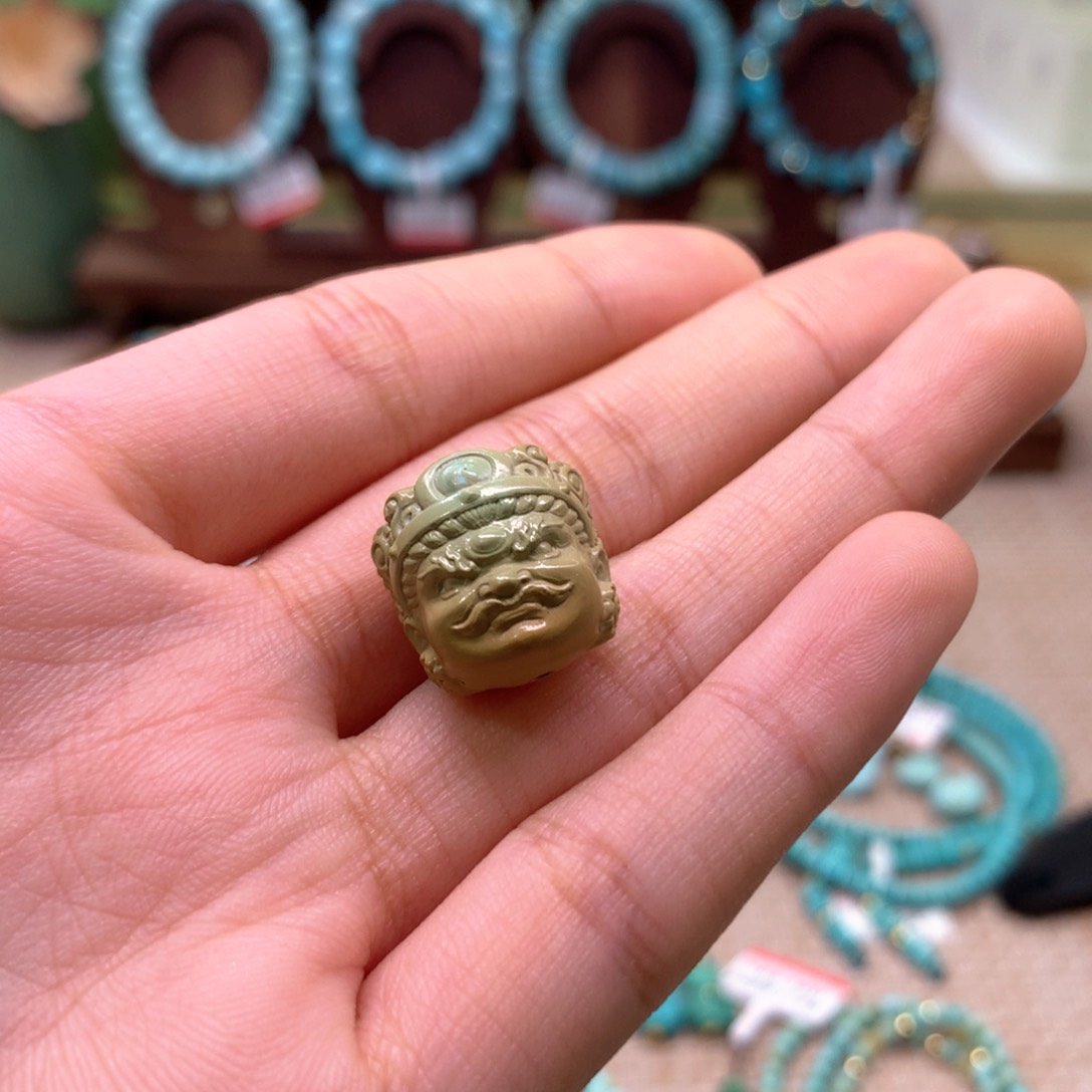 绿松石配饰未镶嵌