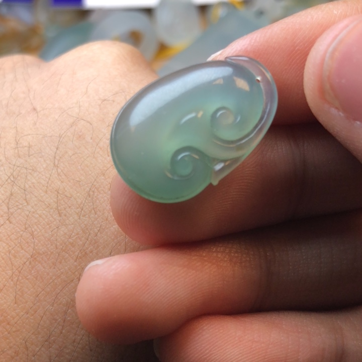 定制翡翠未镶嵌挂件