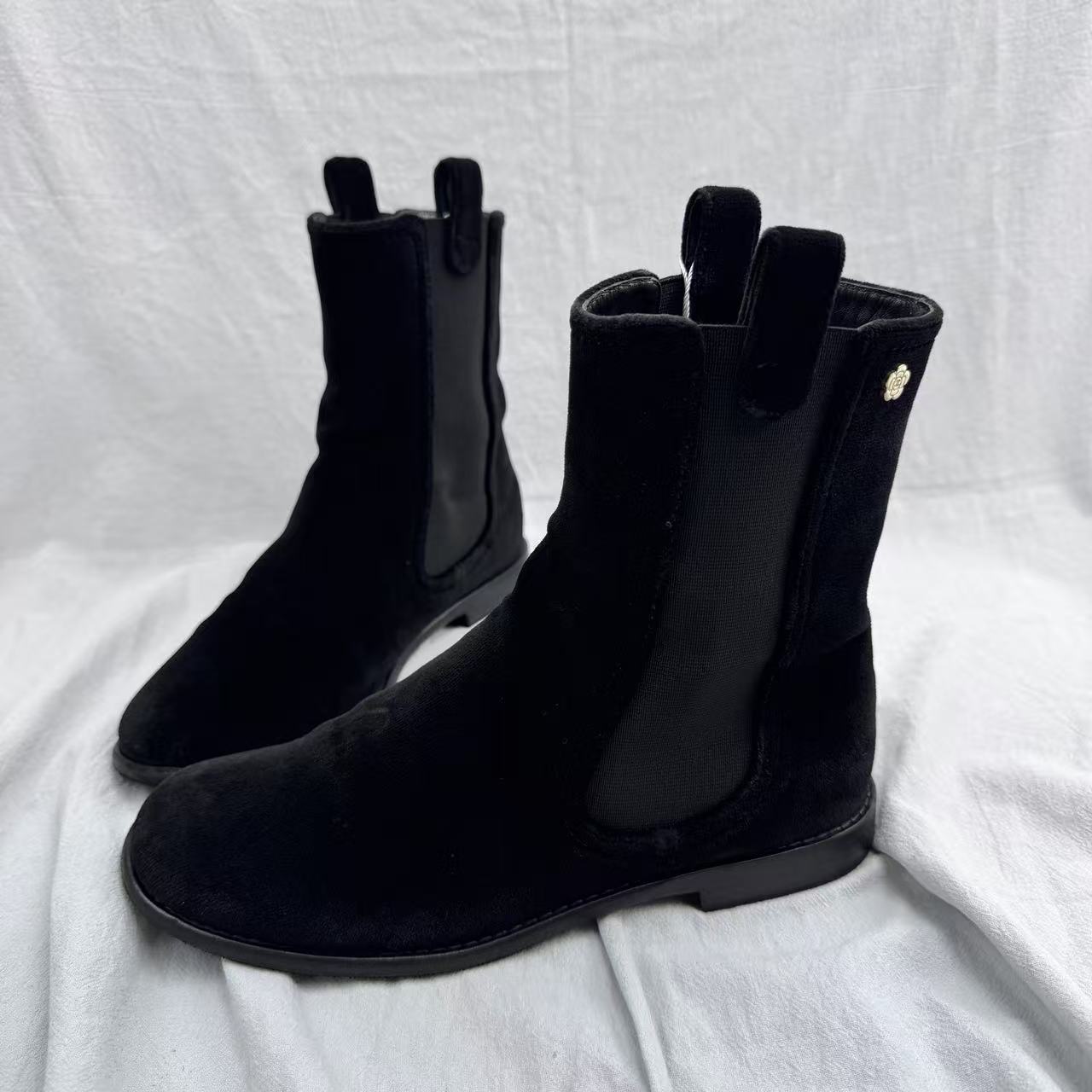 99新 Chanel/香奈儿 37码/仔仔女鞋/黑色山茶花双C弹力带短靴1959