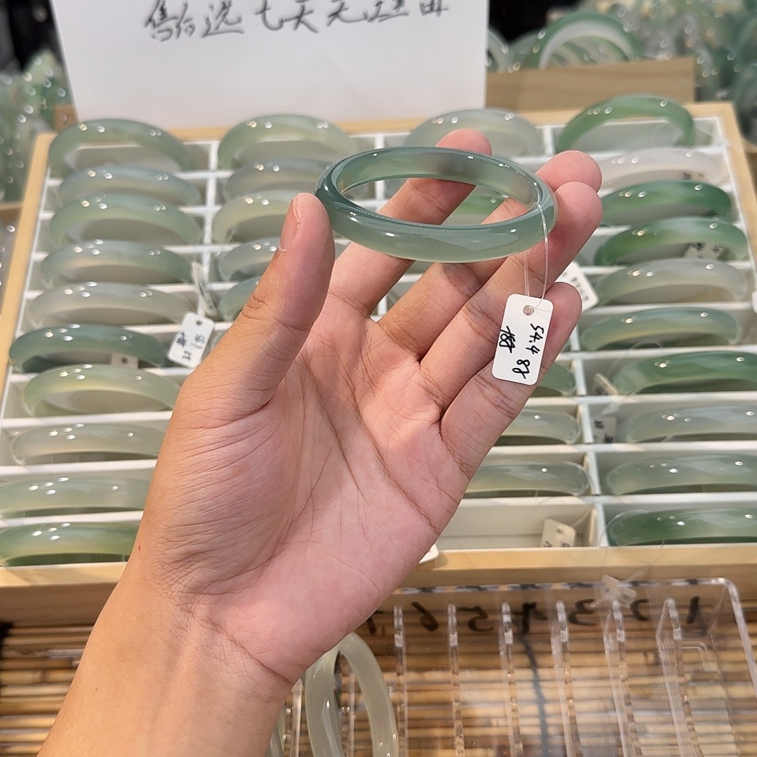 玛瑙/玉髓未镶嵌手镯圈口54.4