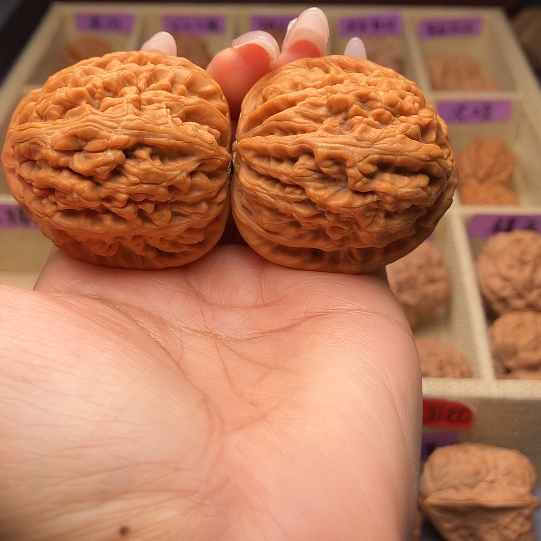 文玩核桃吊坠红锦鲤45