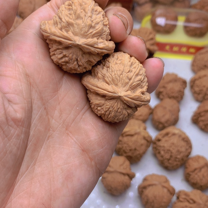 文玩核桃吊坠边肚38球白