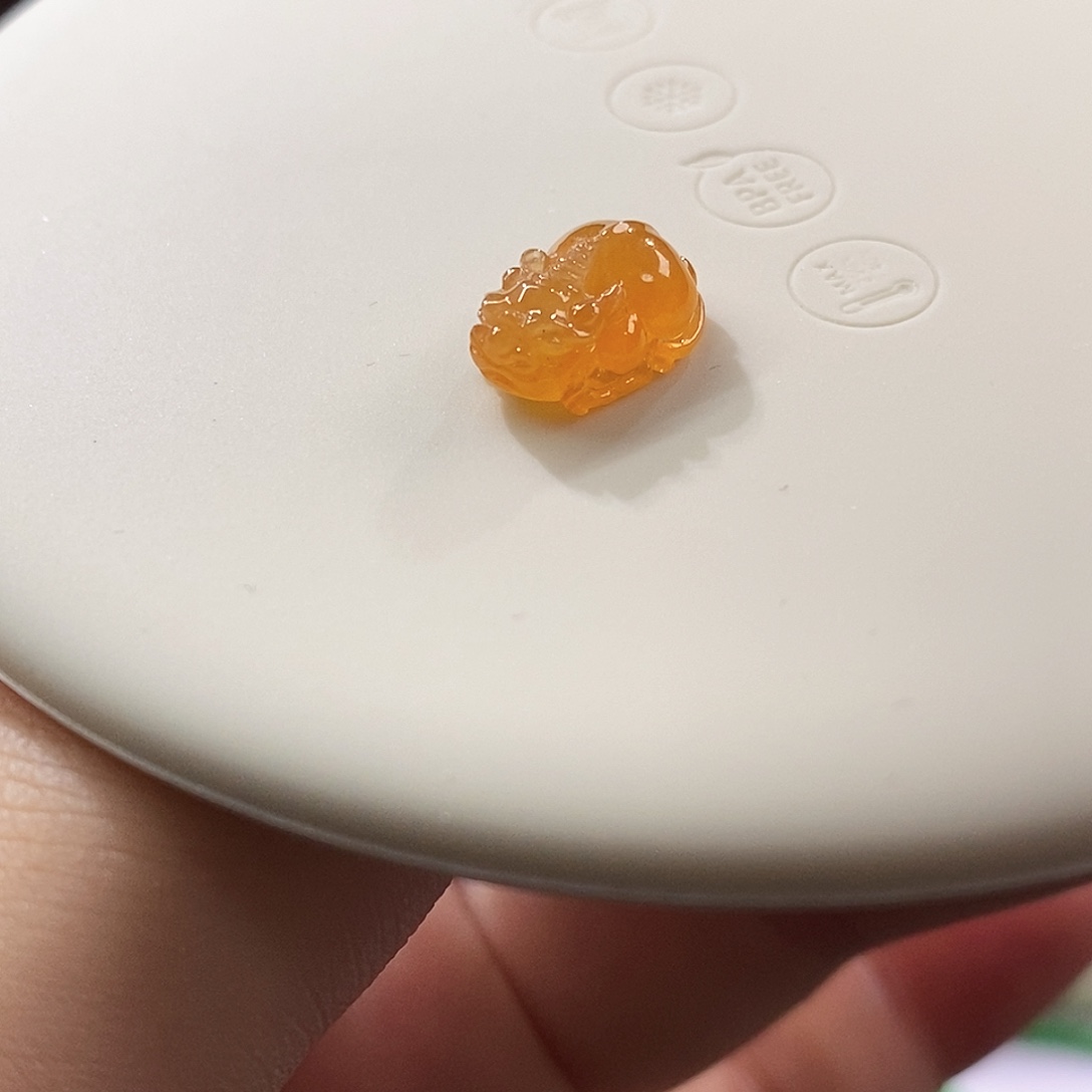 翡翠裸石冰橘黄貔貅