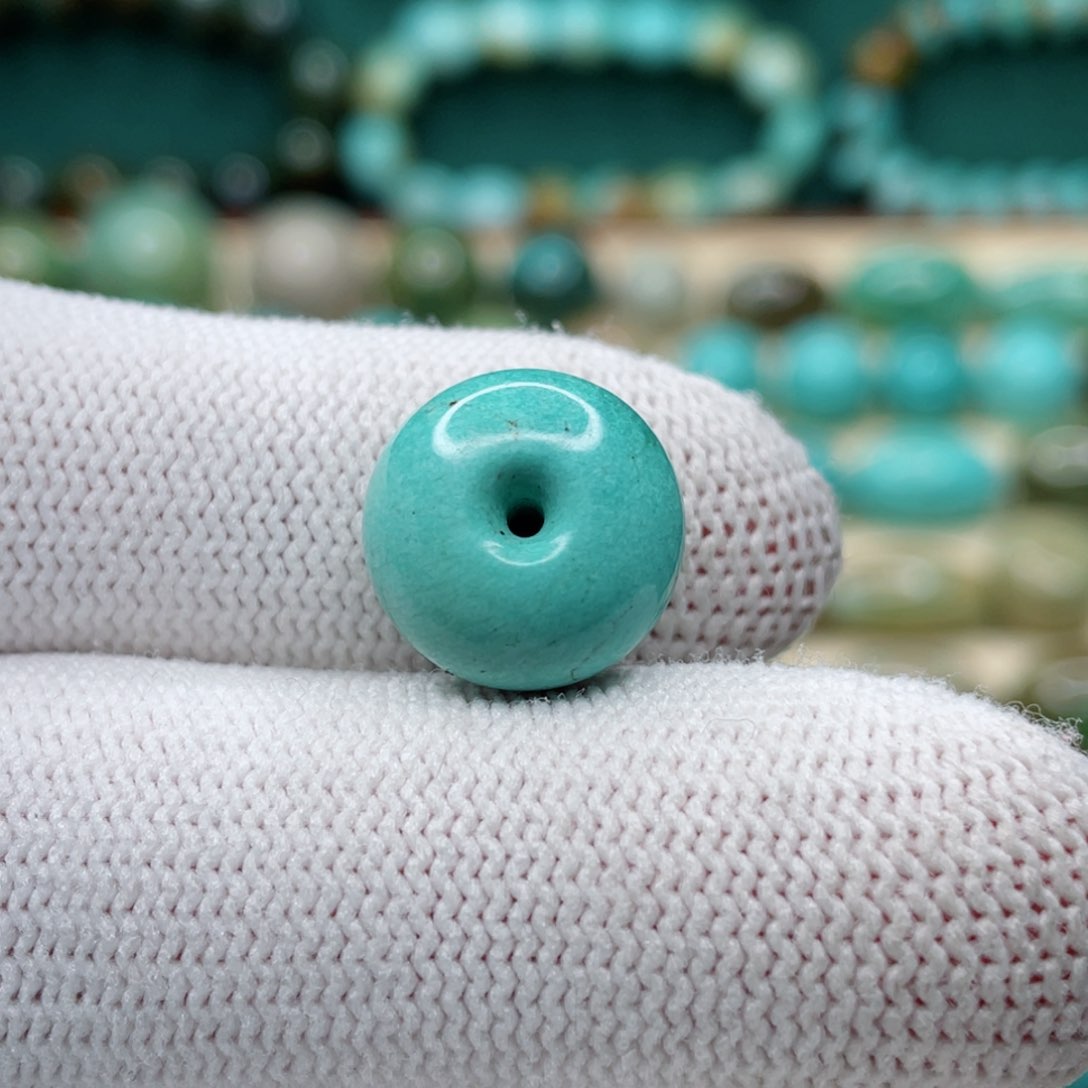 绿松石未镶嵌颈饰