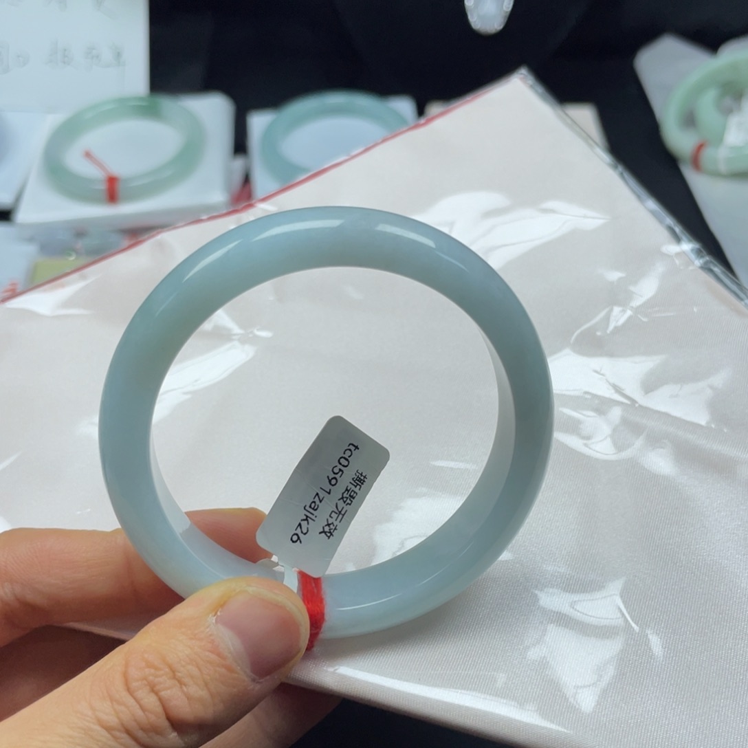 未镶嵌手镯翡翠天然翡翠手镯