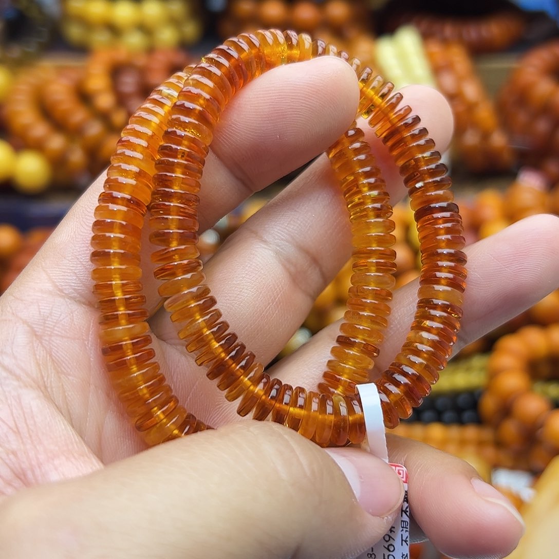 琥珀未镶嵌珠宝奇石多样性发其一