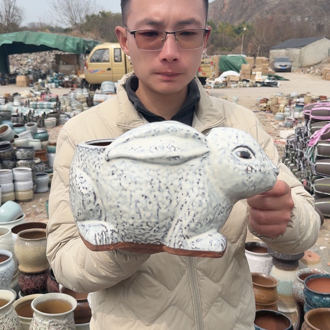 紫砂花盆兔子白色一个一个