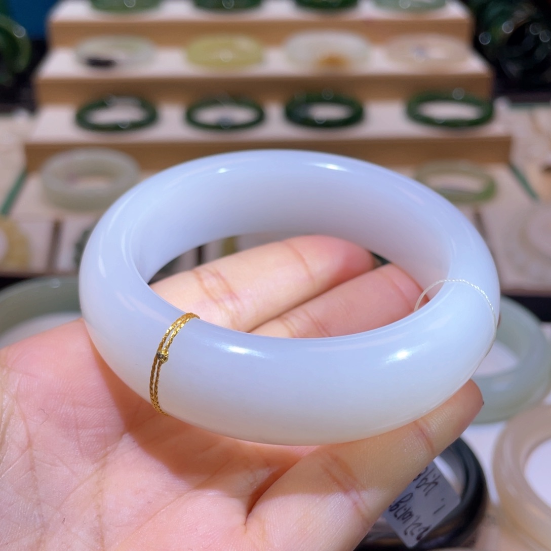 和田玉收藏级山流水手镯56、57未镶嵌