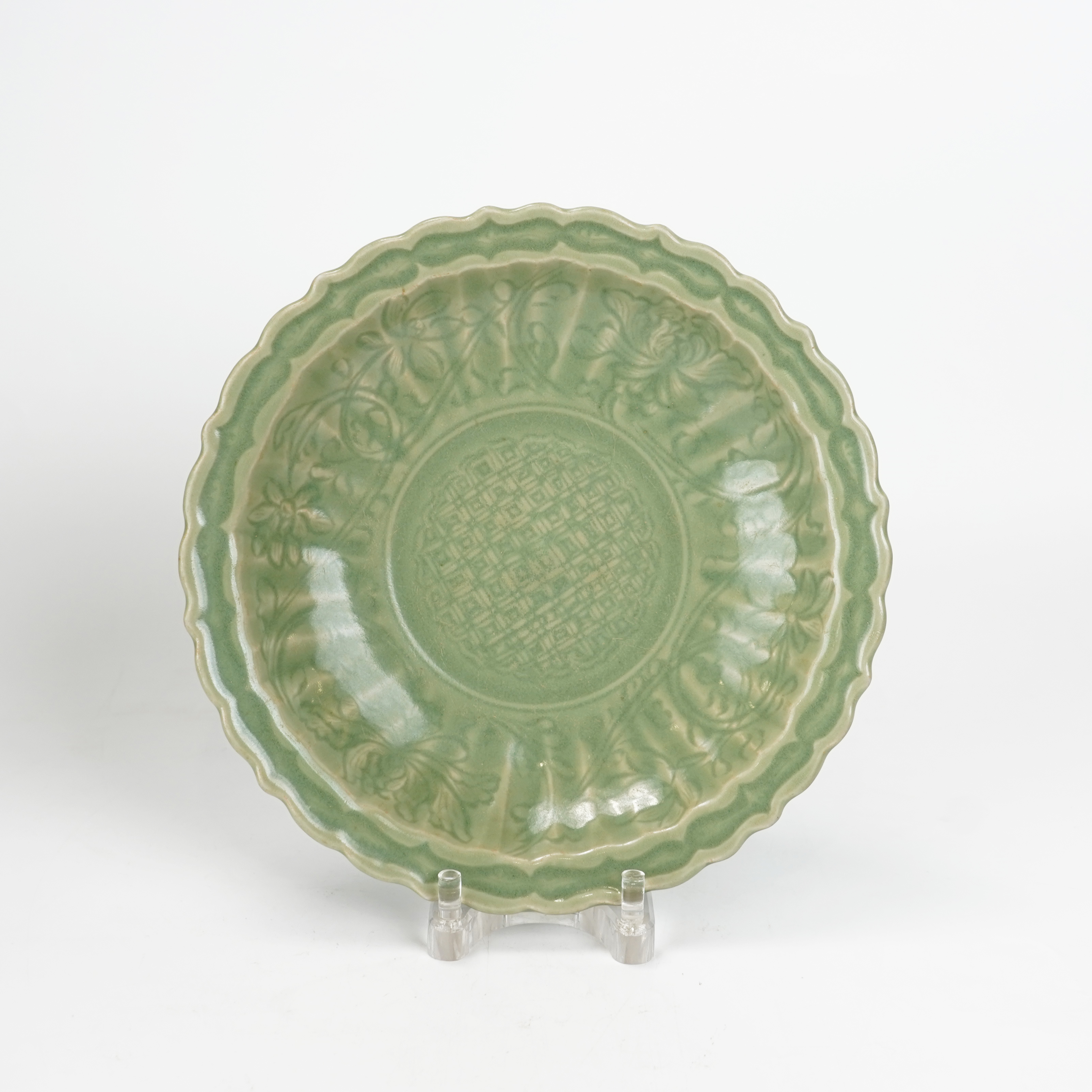 Lot005 明 龙泉窑锦纹盘